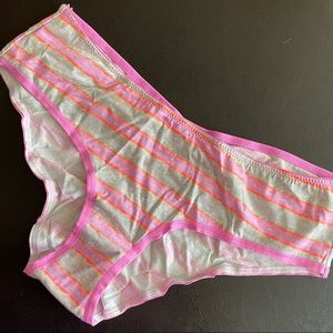 NWT Victoria’s Secret Low Rise Hip Hugger